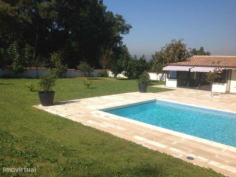 Moradia T4 em Felgueiras com piscina e anexos - Grande imagem: 4/7