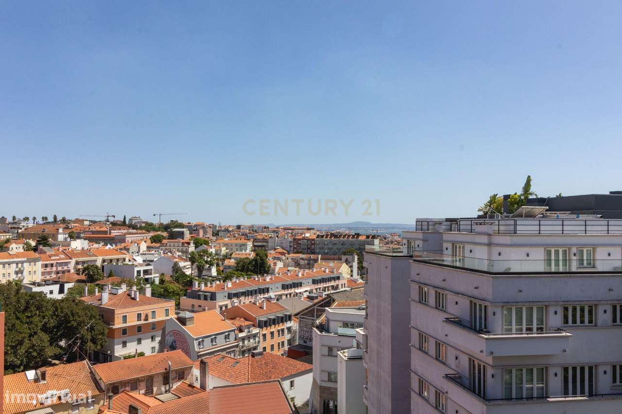 Penthouse com terraço de 28m2 junto ao metro no Rato-28