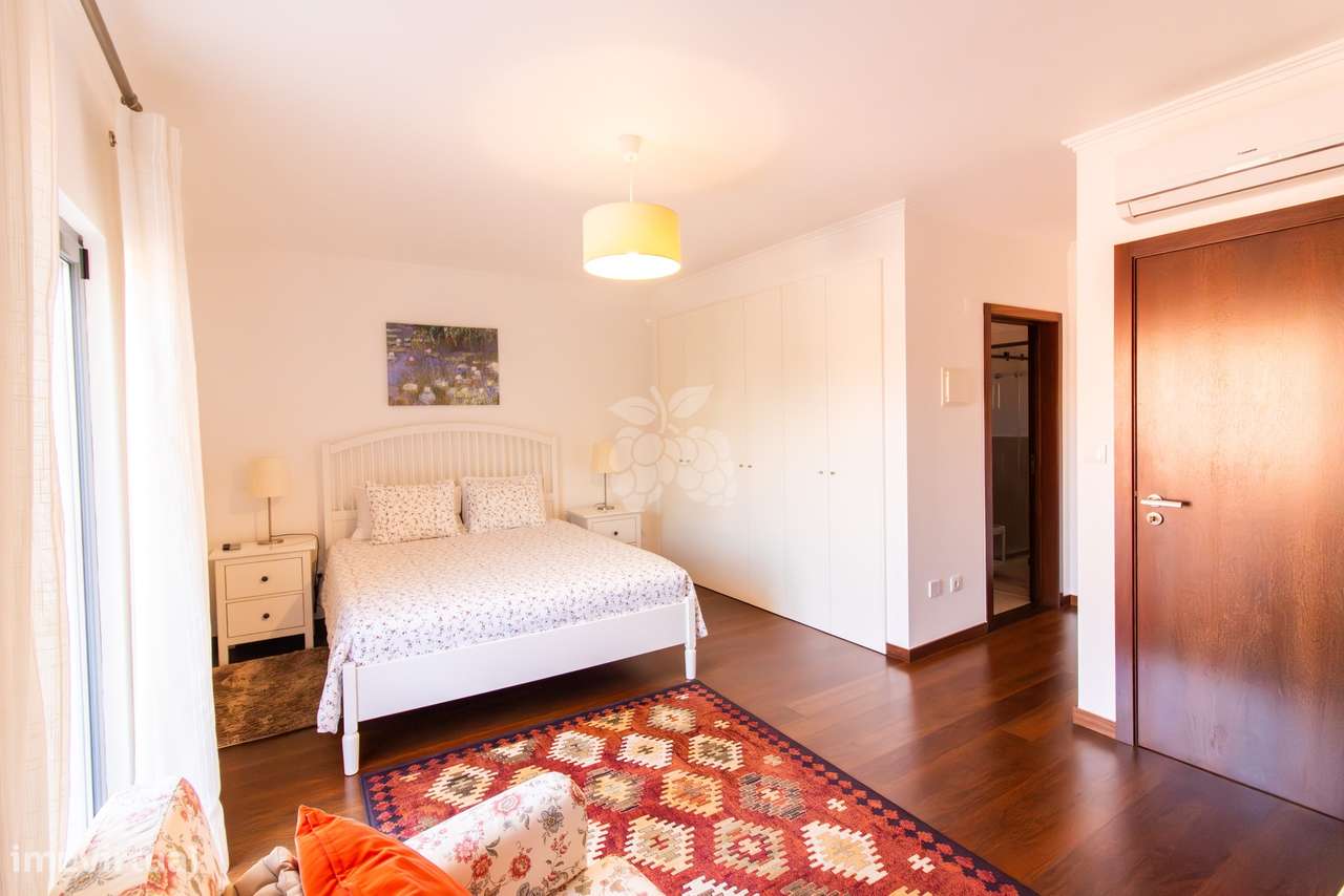 Apartamento T4 Duplex Costa da Guia-39