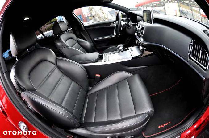 Kia Stinger 3.3 T-GDI AWD OPF GT - 29