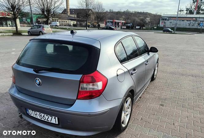 BMW Seria 1 120i - 22