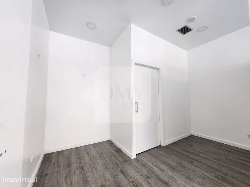 Em Campanha, Loja com 27 m2 na Rua Miguel Torga em Vila Real - Grande imagem: 5/7