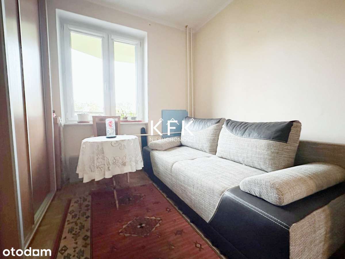 Trzy niezależne pokoje Blok Cegła Balkon Film-11