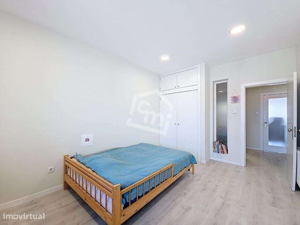 T2 Renovado com 100m2 de área útil no Centro de Matosinhos-18