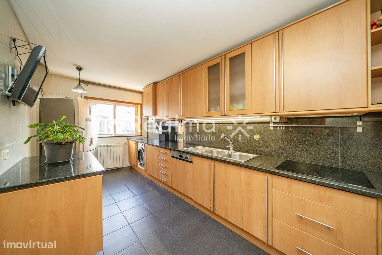 Apartamento T5 em S.Victor-23