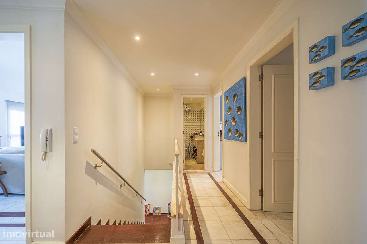 T3 Duplex-Alfragide - Lareira, 3 Casas de Banho, Dispensa e Lavandaria-10