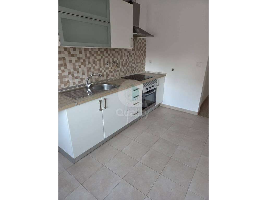 T2 Zona Central na Baixa da Banheira-1