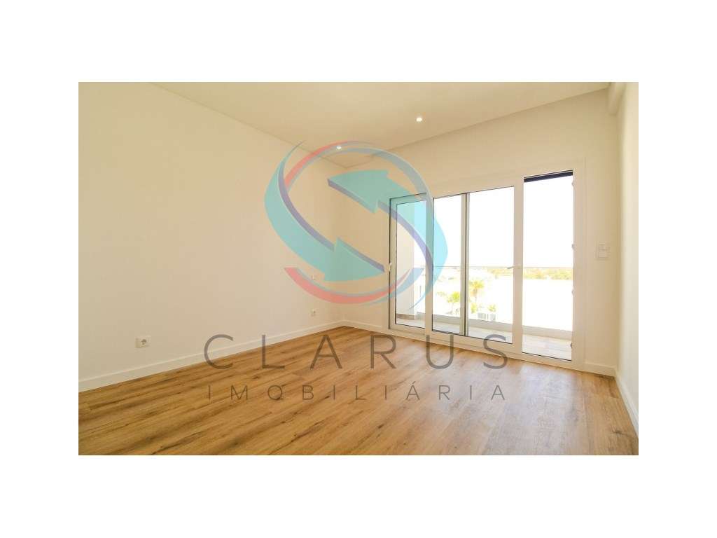 Moradia geminada em Vale de Milhaços-18