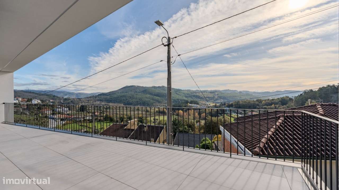 Moradia independente V4 com Piscina e vista desafogada sobre a cidade! - Grande imagem: 5/19