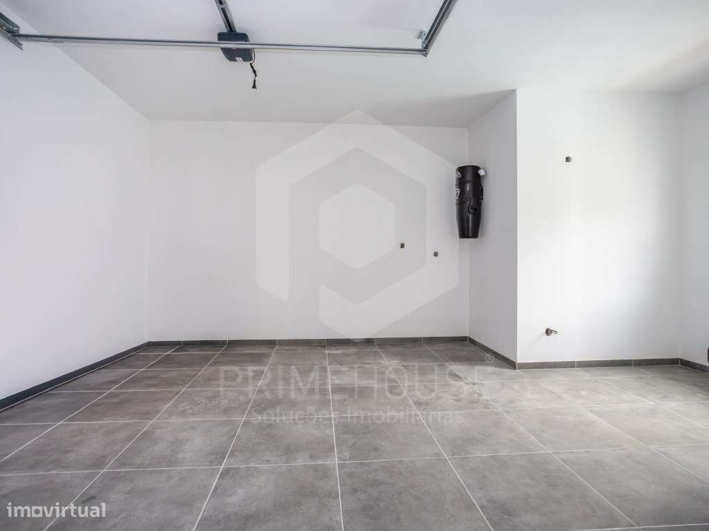 Moradia com 3 suites, garagem e piscina na Av. de Negreiros - Quint...-47