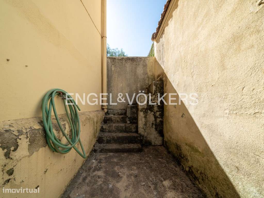 Apartamento por Remodelar com jardim na Graça-31