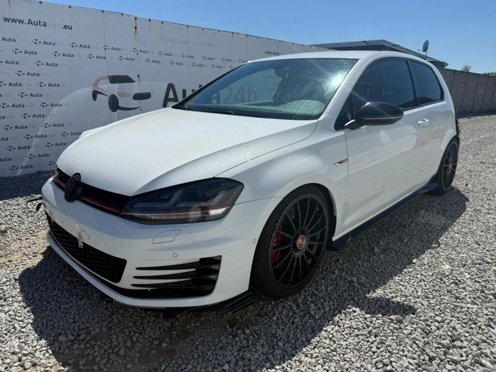 Volkswagen Golf VII GTI Performance BlueMotion Technology 2016