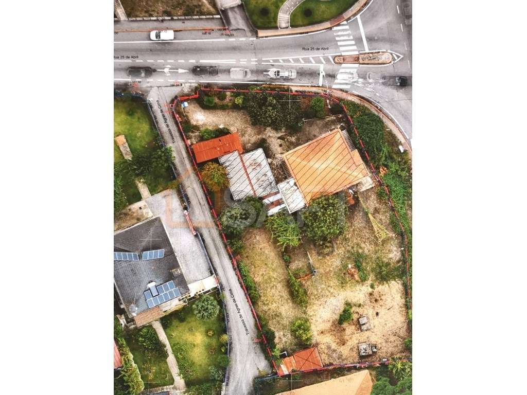 MORADIAS para recuperar, para investimento, em Guardizela Guimarães - Grande imagem: 4/12