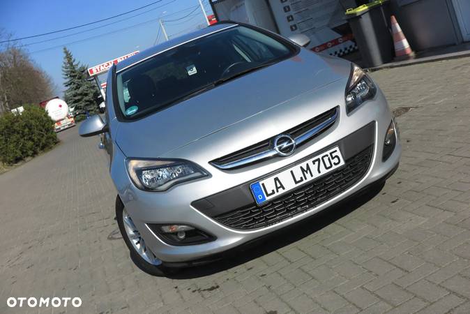 Opel Astra 1.4 Turbo Design Edition - 3