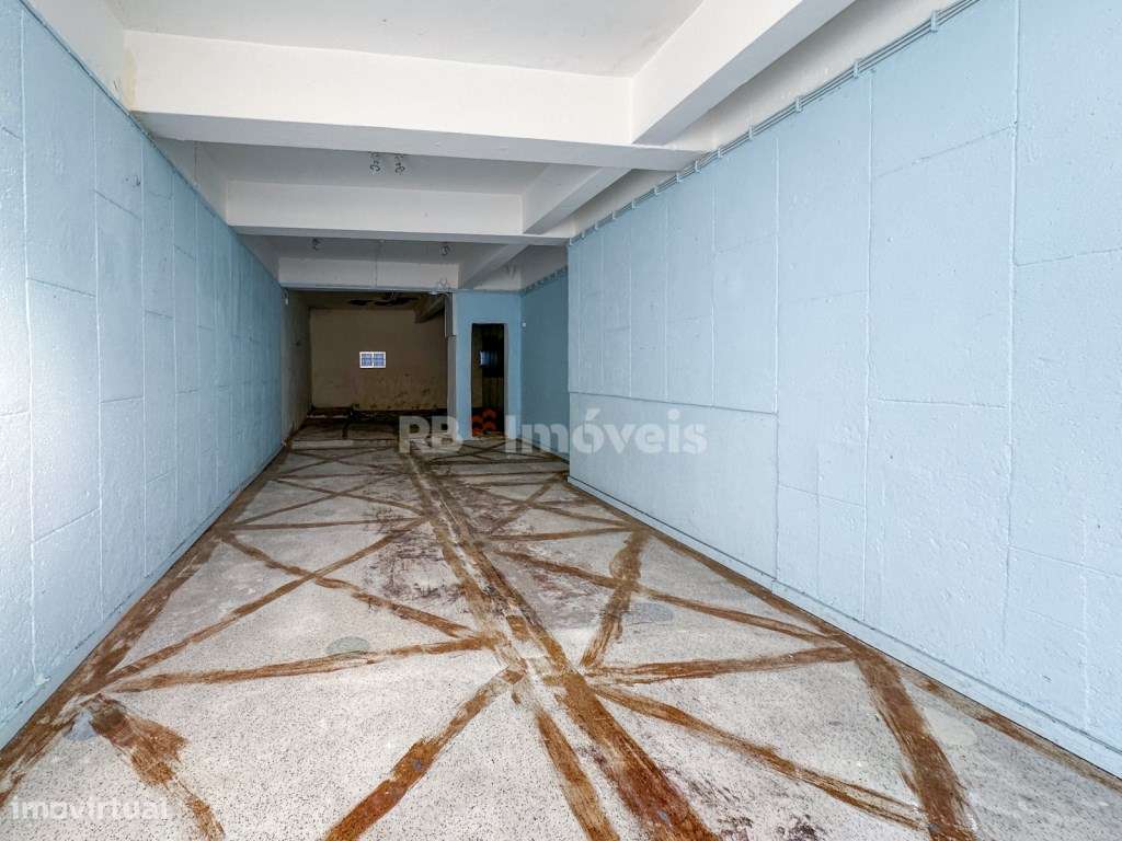 Loja situada na zona Norte do Entroncamento, situada perto do centr... - Grande imagem: 5/10