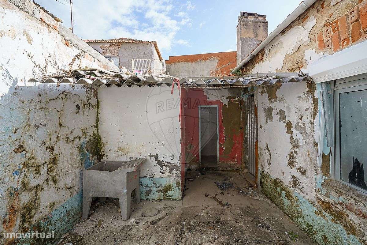 Moradia T0 para venda-15