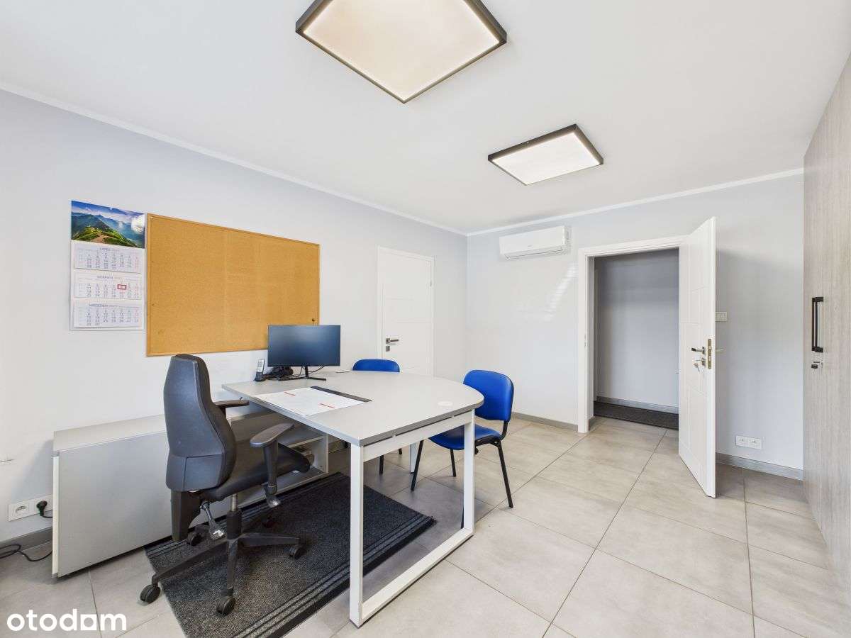 Budynek biurowo-usługowy z parkingiem-11