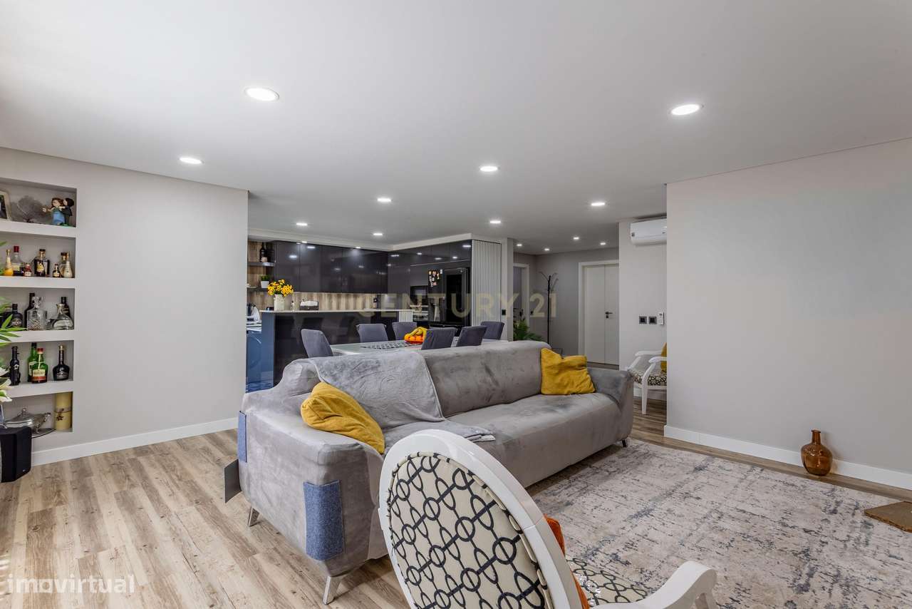 Moderno Apartamento T4 no Carregado em condomínio fechado-6