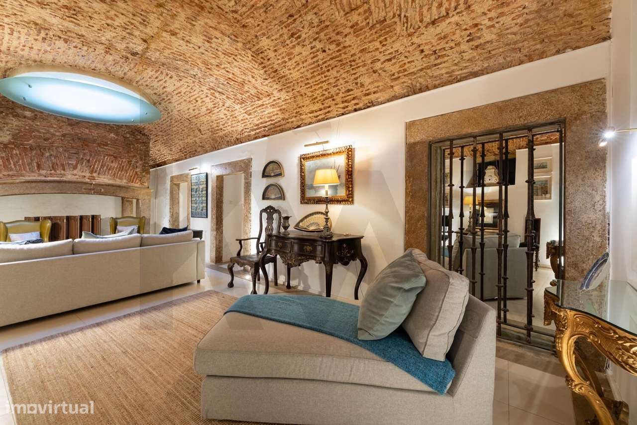 Apartamento T2 com história e carácter único em São Vicente – Lisboa - Grande imagem: 3/24