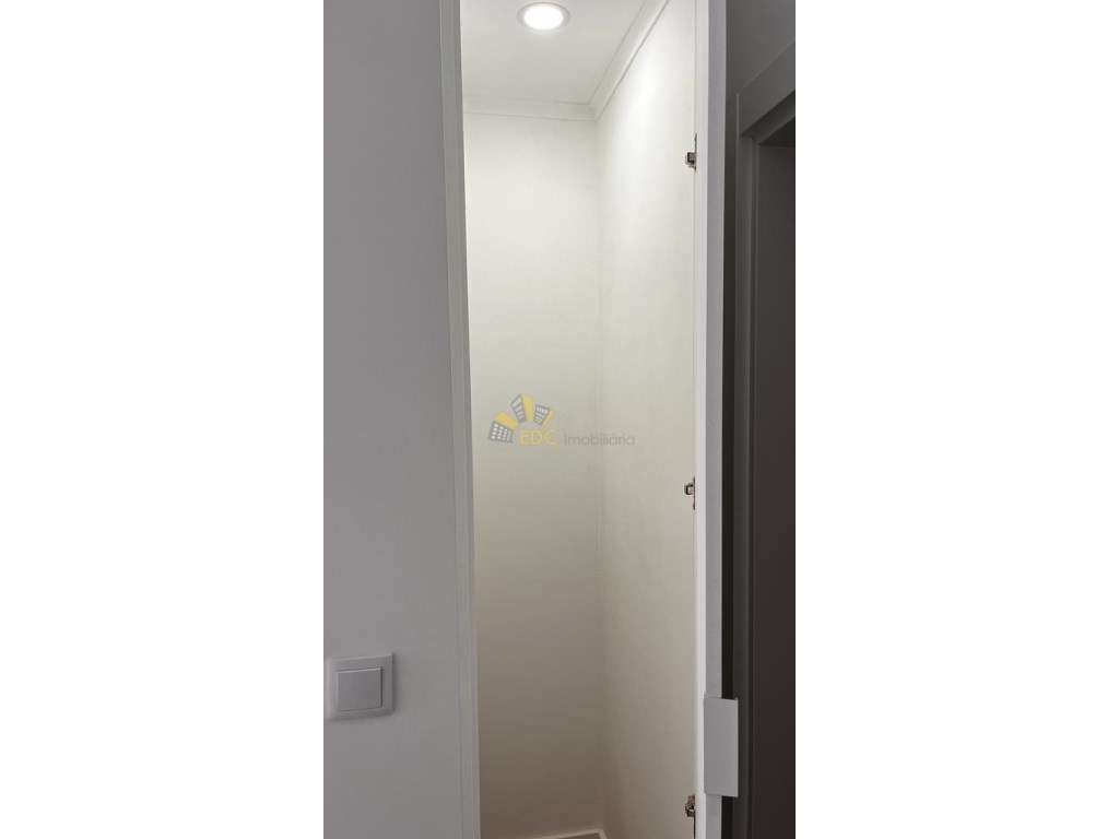 Apartamento T2 com suite e Remodelado | Localizado na Falagueira ( ...-13
