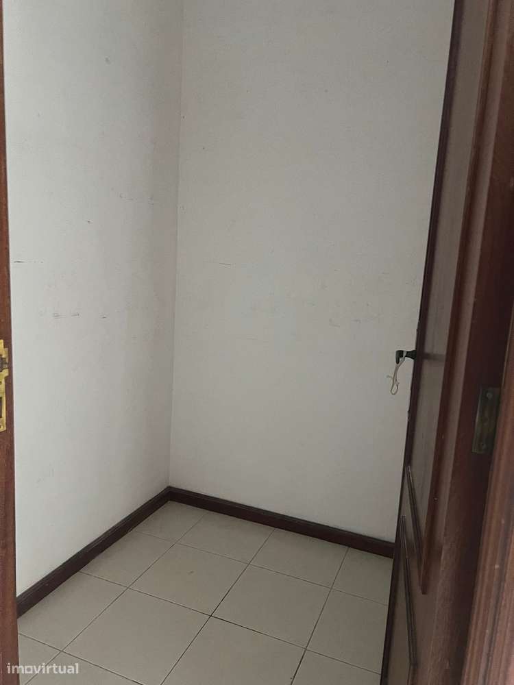 Apartamento T2 em Vila Nova de Gaia próximo da Nova estação de Metro-10