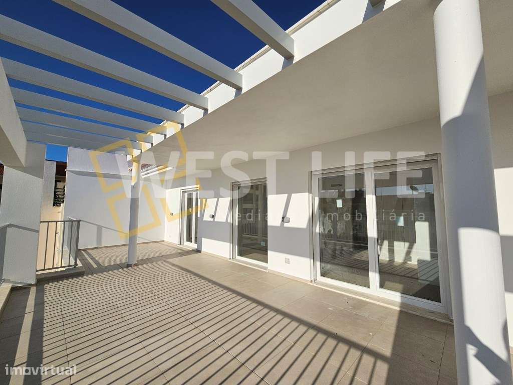 Penthouse T3 com 3 suítes e terraço com magnifica VISTA MAR - Ericeira-22
