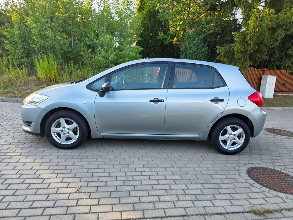 Toyota Auris I (2006-2012) 1.33 VVT-i Terra 2009