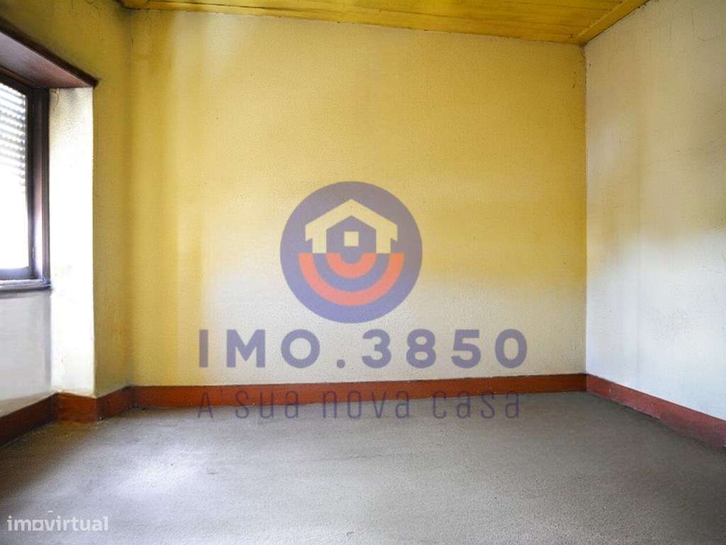 Prédio c/ 2 frações e excelente localização-7