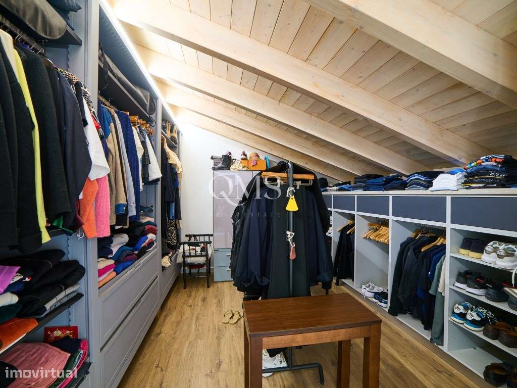 Duplex contemporâneo de três níveis em Santa Bárbara de Nexe, Algarve-26