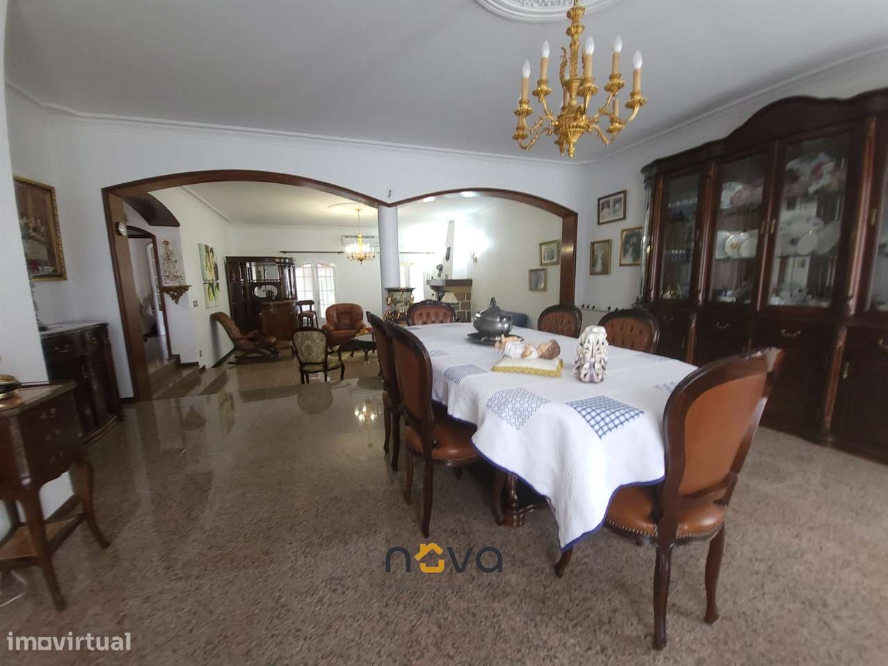 Moradia T4+2 de quatro frentes, próxima da zona balnear - Grande imagem: 5/36