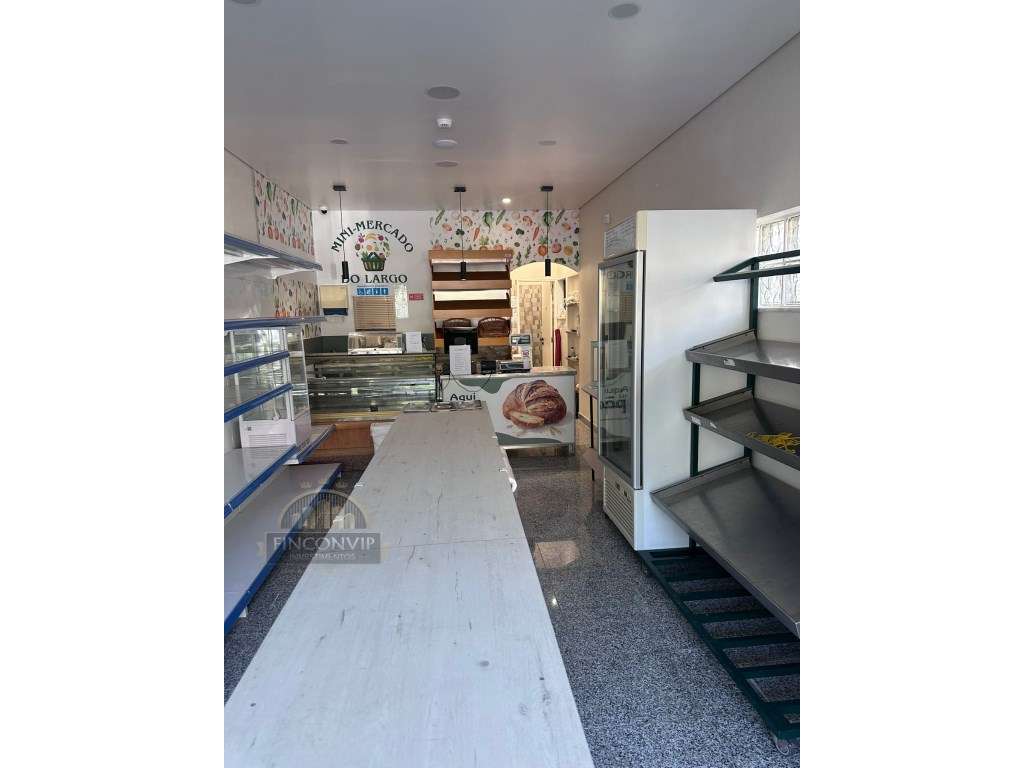 Espaço Comercial no Centro de Almada - Totalmente Equipado e Pronto...-23