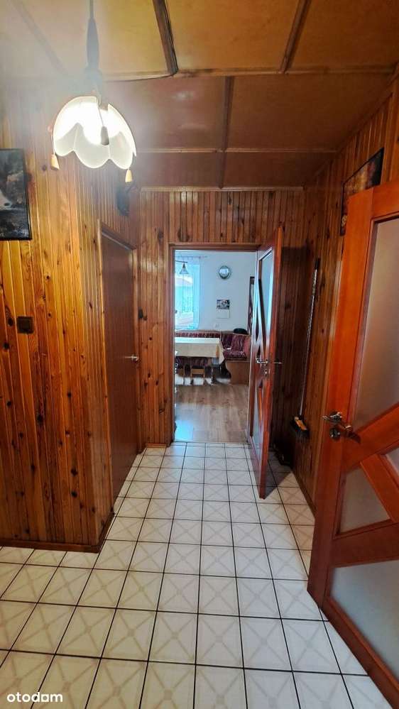 Do sprzedaży ładny, wolnostojący dom na dużej dzia-19