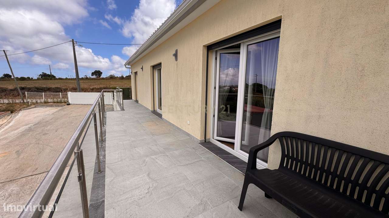 Moradia T3  com 180 m², a apenas 8 km da Ericeira.-16