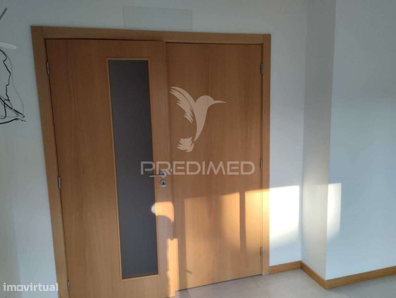 Arrenda-se T1 na Praça das Flores - Porto - Grande imagem: 4/10