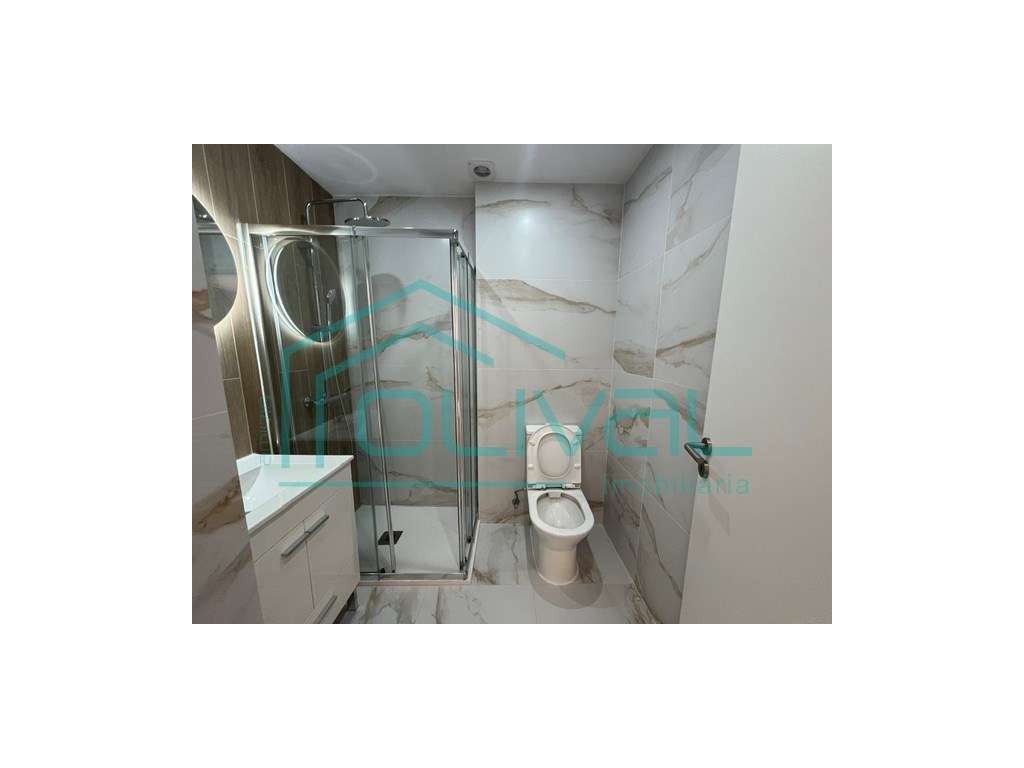 Apartamento T2 à venda na Rua 25 de Abril-11