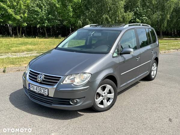 Volkswagen Touran 2.0 TDI DPF Highline - 1