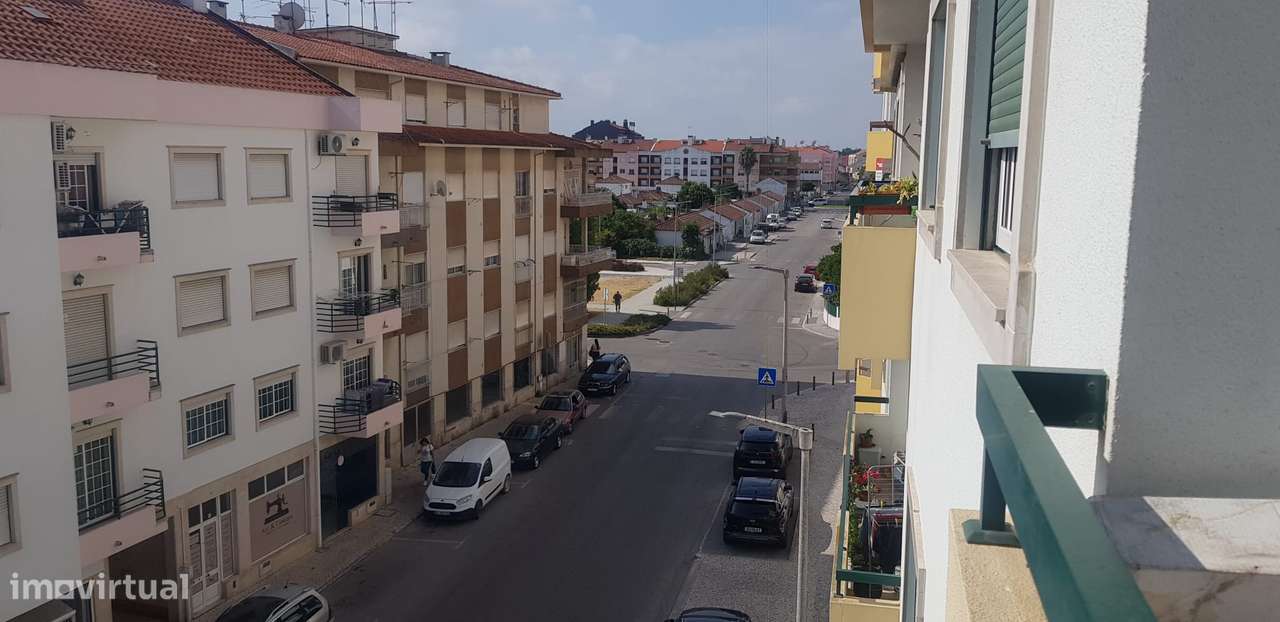 Entroncamento | Apartamento T3 com Garagem e Arrecadação –-19