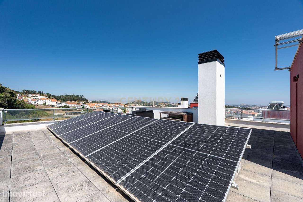 ** Moderna Moradia T4 c/ piscina e rooftop no condomínio privado "Vill-56