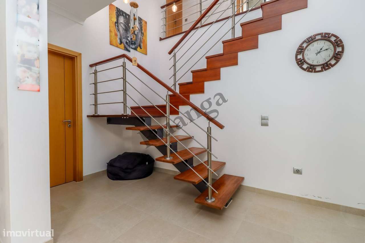 Excelente Moradia  para venda na Aldeia de Santo André-11