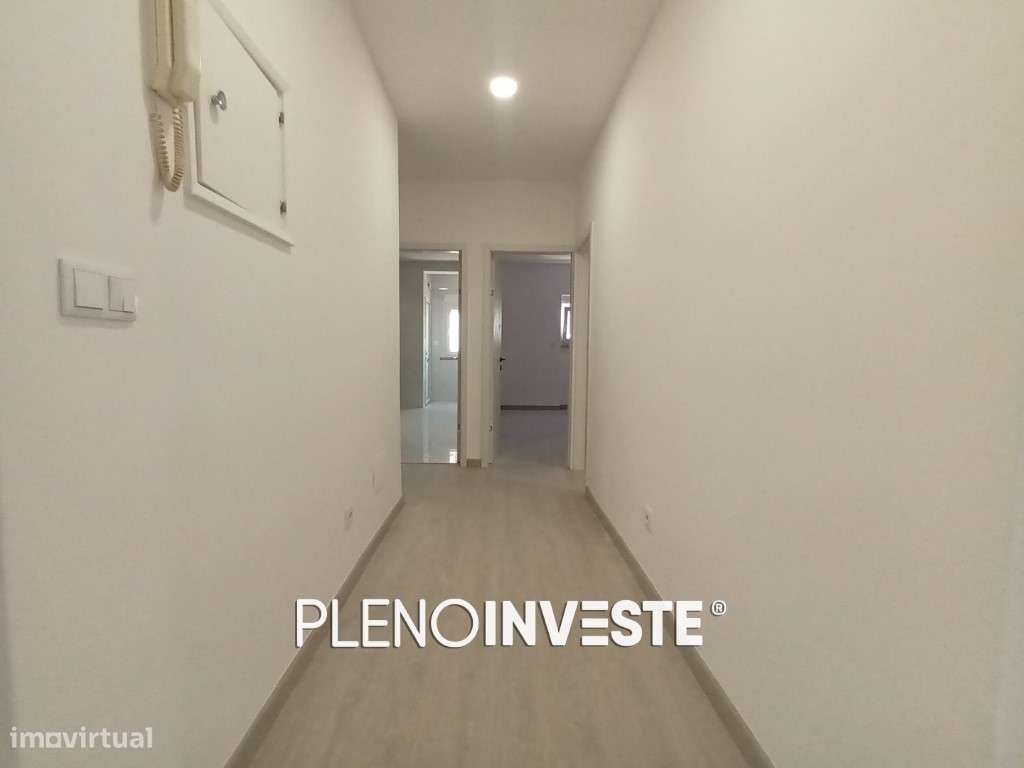 T4 Totalmente remodelado com vista rio no Seixal-25