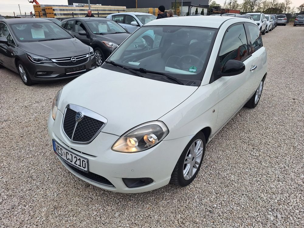 Lancia Ypsilon Y 1.2 8v Elefantino Gold 2011