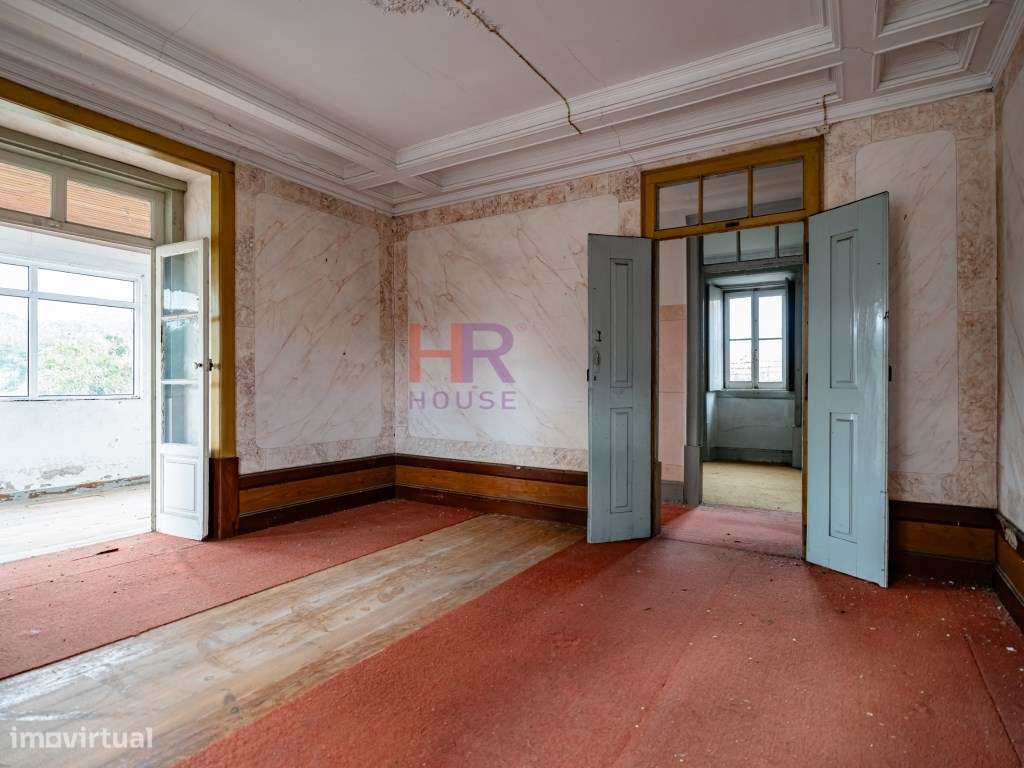 Coimbra, Vende-se Moradia com terreno e jardim.-20