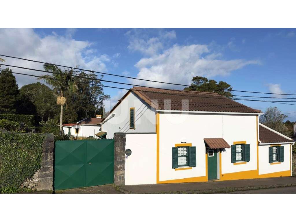 Moradia V3- São Vicente Ferreira-0