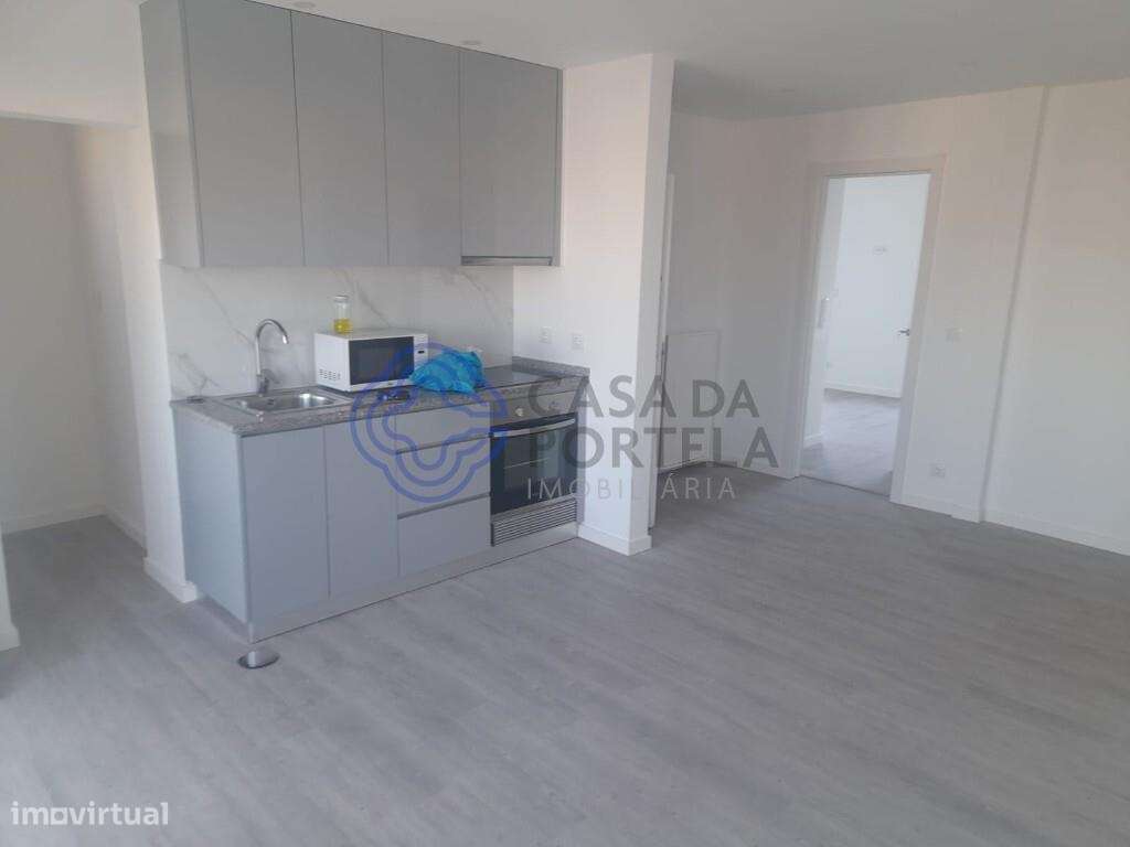 T2 recuado em Paranhos renovado na zona da Igreja da Areosa - Grande imagem: 4/28