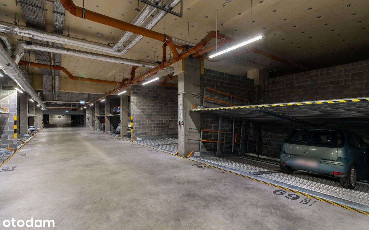 Miejsce w hali garażowej