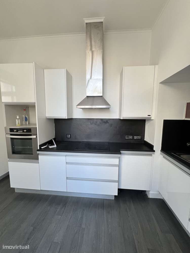 Arrenda-se Apartamento T2+1 – Baixa, Lisboa - Grande imagem: 5/17