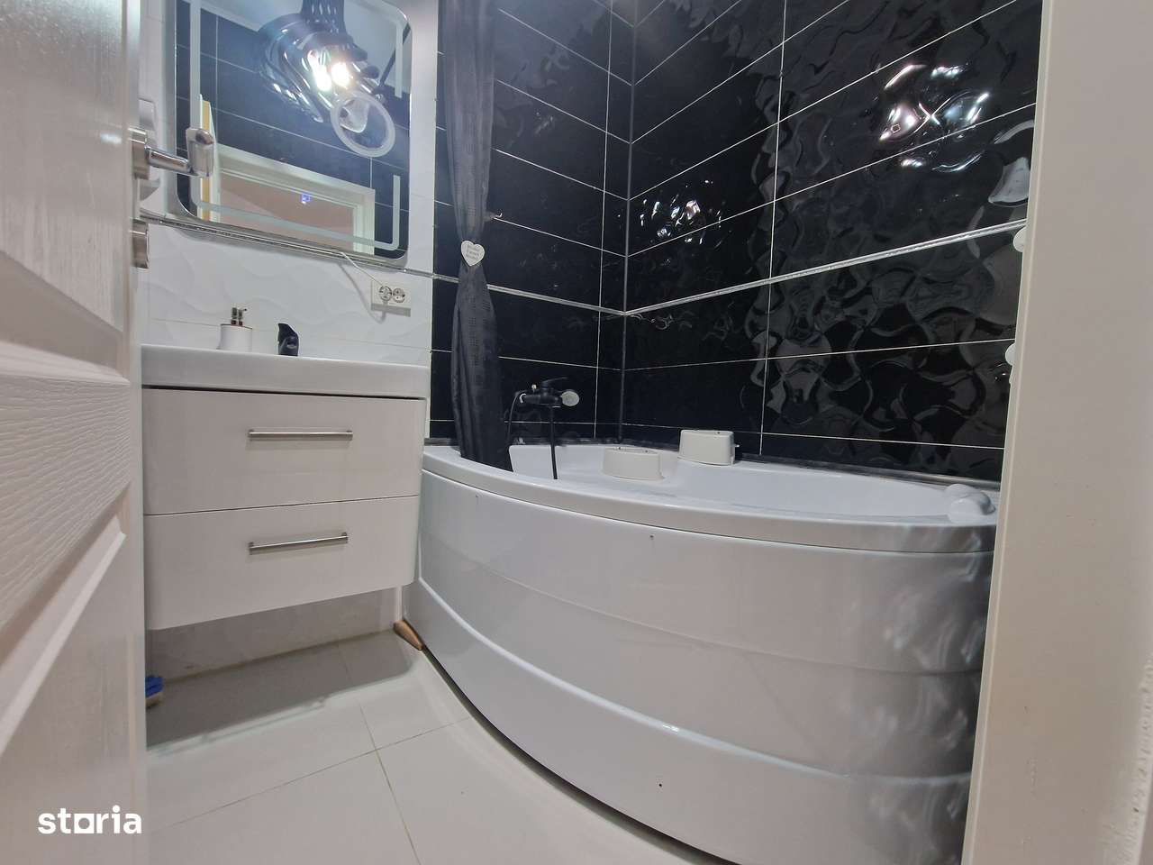 Mamaia Nord- 2 camere 54mp, mobilat-utilat, parcare privata, piscina - Imagine principală: 5/16