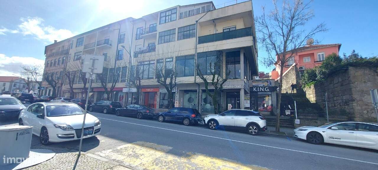 Espaço Comercial no Centro Comercial Académico em Viseu-19