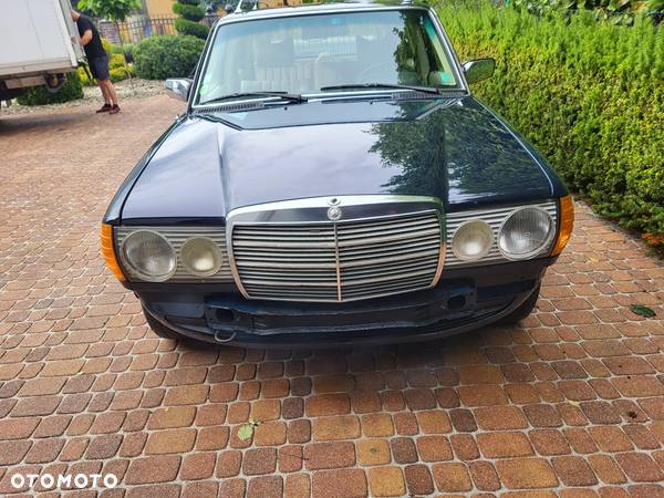 Mercedes-Benz W123 - 2