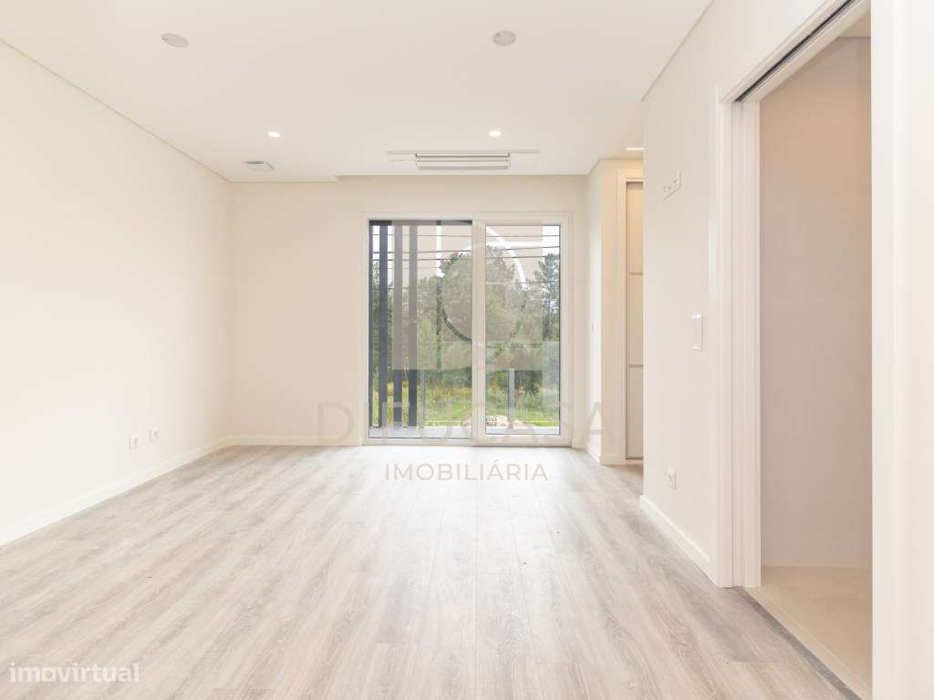 Moradia Isolada T4 c/ Piscina e Garagem-27